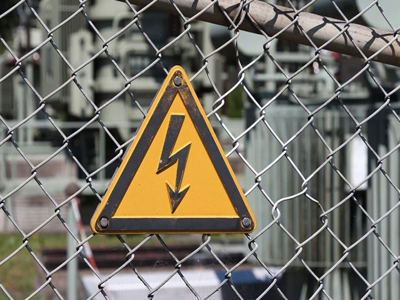 ساخت‌وساز در حریم شبکه‌های برق، ناایمن و غیرمجاز است